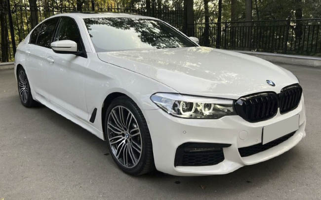 Аренда BMW 5 G30 на свадьбу Полтава