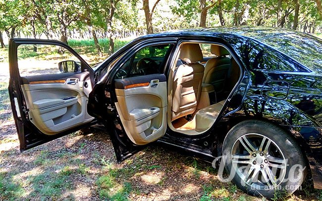 аренда авто Chrysler 300C New в Киеве