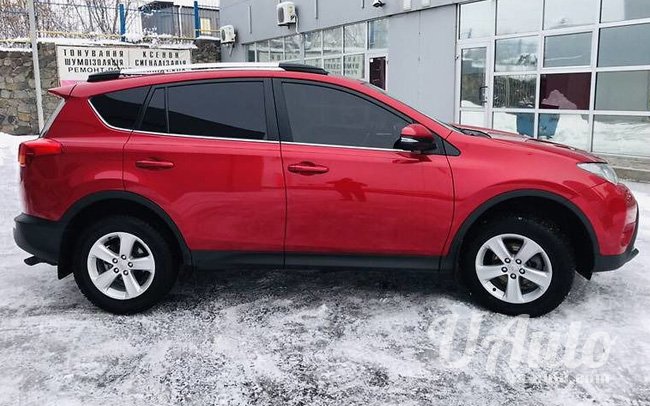 аренда авто Toyota RAV4 в Киеве