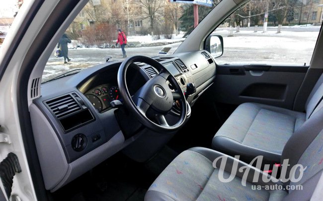 аренда авто Микроавтобус Volkswagen Transporter T5 в Киеве