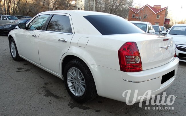 аренда авто Chrysler 300C в Киеве