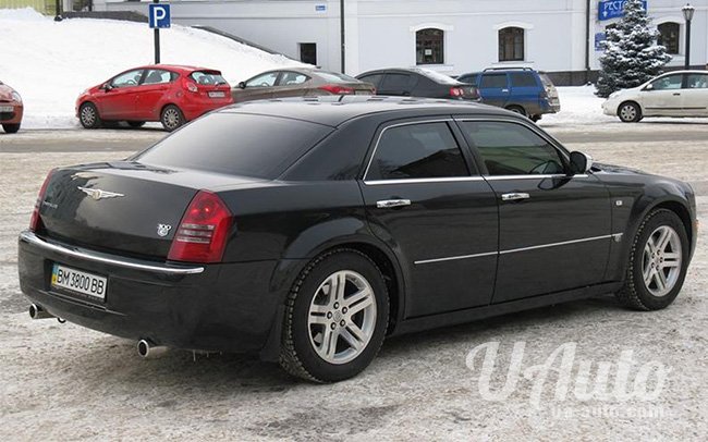 аренда авто Chrysler 300C в Киеве
