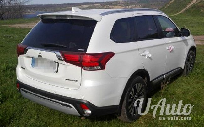 аренда авто Mitsubishi Outlander в Киеве