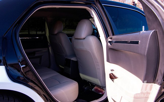 аренда авто Chrysler 300C Кит в Киеве