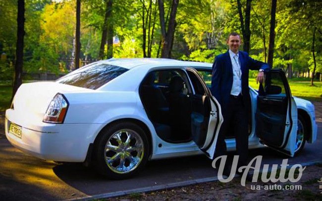 аренда авто Chrysler 300C Phantom в Киеве