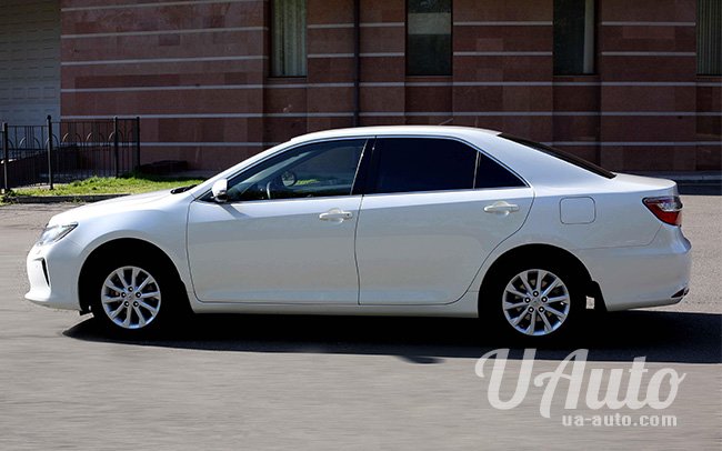 аренда авто Toyota Camry 55 в Киеве