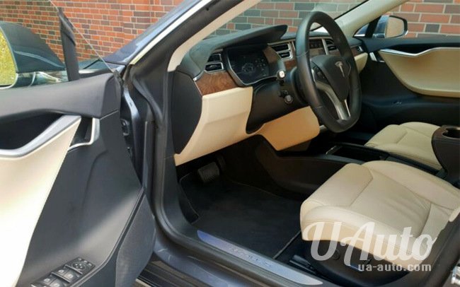 аренда авто Tesla Model S в Киеве