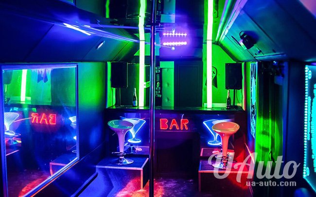 аренда авто Party Bus "Manhattan" в Киеве