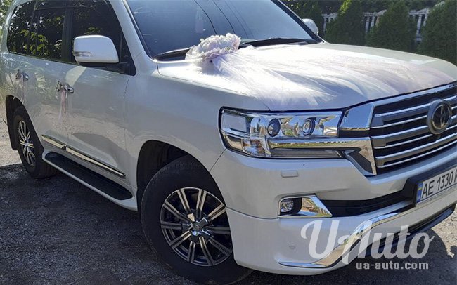аренда авто Toyota Land Cruiser 200 в Киеве