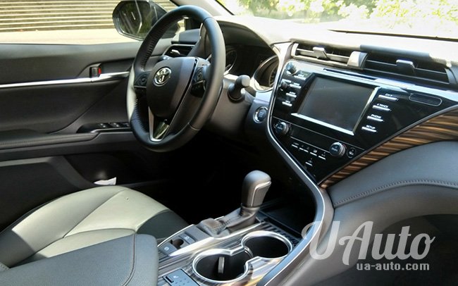аренда авто Toyota Camry 70 в Киеве