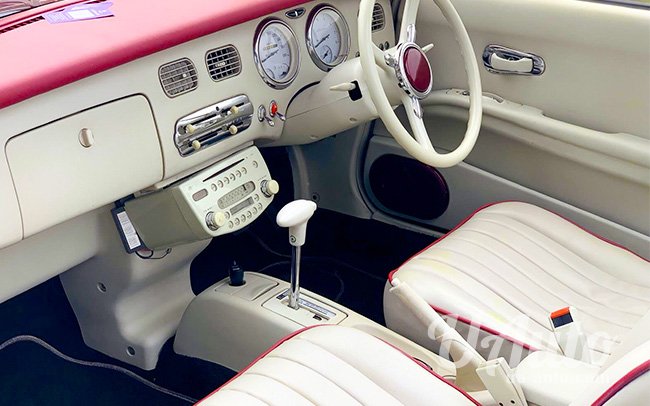 аренда авто Ретро Nissan Figaro в Киеве