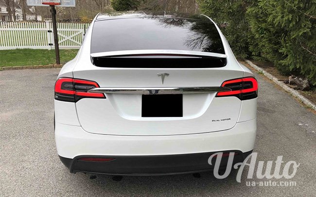 аренда авто Tesla Model 3 в Киеве