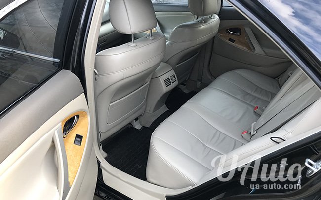аренда авто Toyota Camry 40 в Киеве