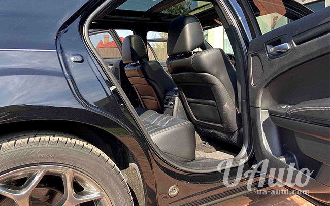 аренда авто Chrysler 300C в Киеве